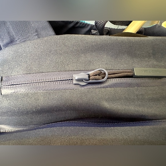 Hydroflask Hydration back pack. - Picture 5 of 9